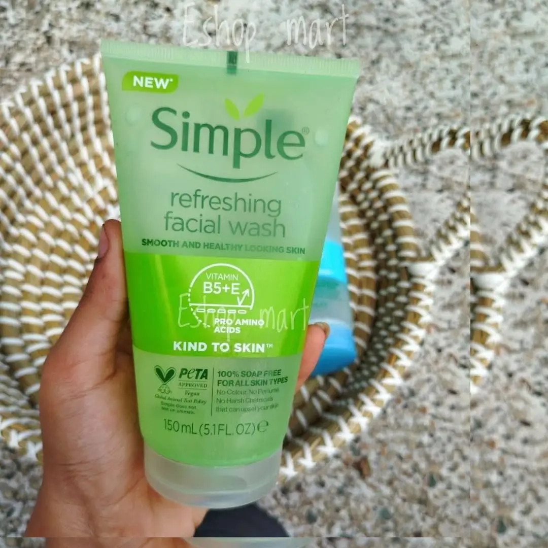 Simple Kind to Skin Refreshing Facial Wash Tube Handheld