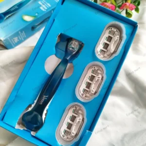 Gillette Venus Smooth Sensitive Razor Combo Pack (1 Handle + 3 Refills)